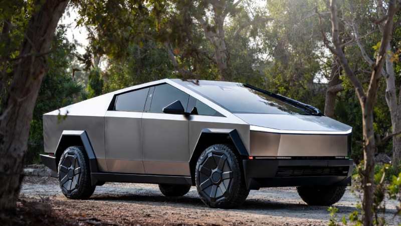 Tesla Cybertruck 2026